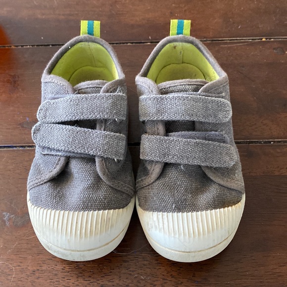 Cat & Jack Other - Cat Jack toddler boys 9 1/2 shoes well worn